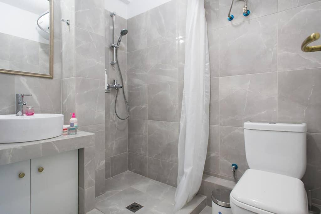 Nice Suite 5 Min. From Syntagma Square, Athén Kültér fotó